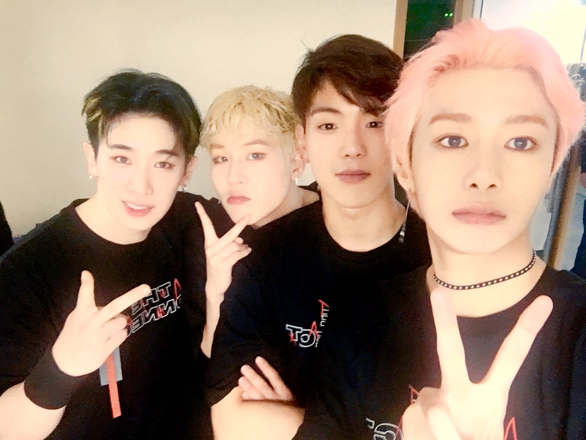 OfficialMONSTAX's tweet image. [#형원] 몬베베 또 보고싶..ㅠ조심히 가고 못 온 몬베베는 다음에 봐요 ㅎㅎ