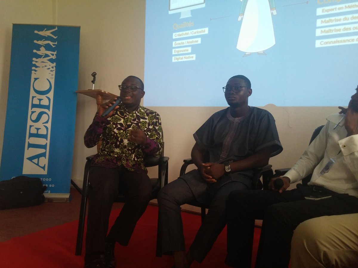 aiesec_lome's tweet photo. Panel en cours à #ESIBA sur le thème : JEUNESSE ET RESEAUX SOCIAUX , perspectives de carrière professionnelle.
#SocialMediaCream
#AIESEC_UL https://t.co/eg2JtIc02W https://t.co/CbTgckBJVx