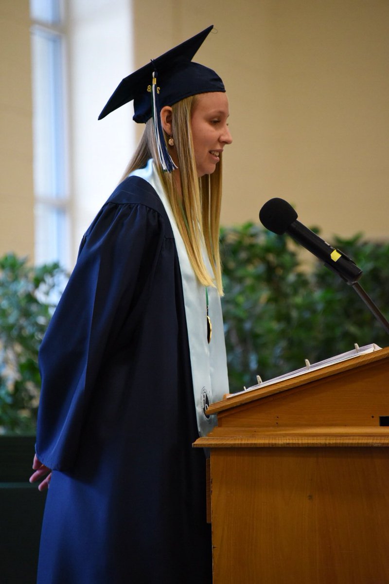 Trinity_RVA's tweet photo. Nash ‘18: “Brush off the little setbacks and keep your eye on the end goal because I truly believe that as classmates, friends, titans, and the class of 2018, the only direction we can go from here is up and up and up.” #DiscoverYourPath #TESGraduation https://t.co/MWnklbpBOf