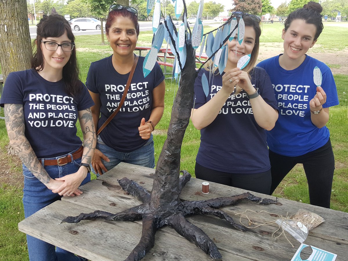 julialeonpaz's tweet photo. Great day to build awareness. Let's save the environment! A big thanks to Melody Moss for a beautiful creation! @pat_fortini @BramptonBlueDot @Bramptonist @BramGrowGreen https://t.co/R9Bq9c3OCO