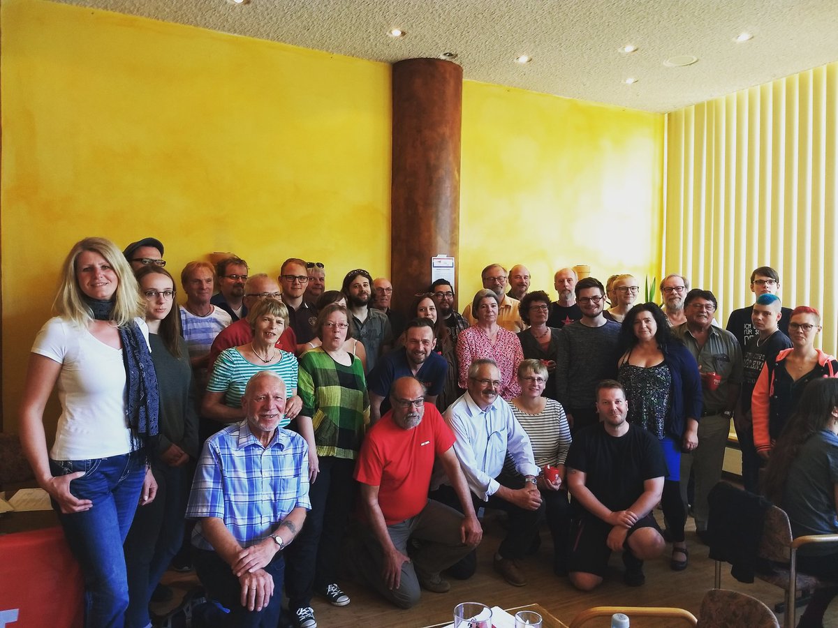 linke_sh's tweet photo. Das ist eine Auswahl unserer gewählten Abgeordneten bei der #kwsh. Eine starke, bunte Gruppe für die #linkesh 🤗

#Linke #Kiel #schleswigholstein https://t.co/IzwgbCAhEb