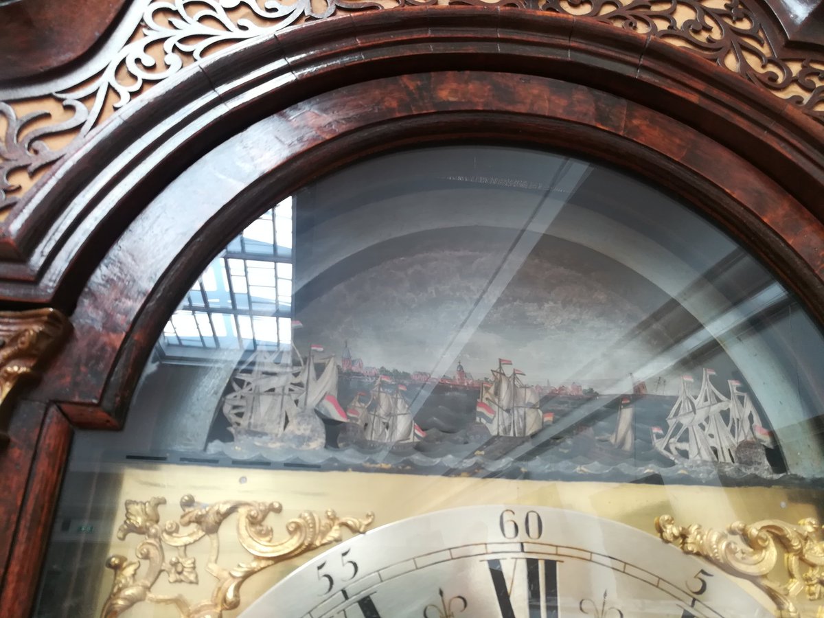 #Sea is never far away for #earlymodern Dutch : Grandfather clock made in #Amsterdam 18c. with moving #ships as seen <a href="/VenduehuisDH/">Venduehuis Den Haag</a>