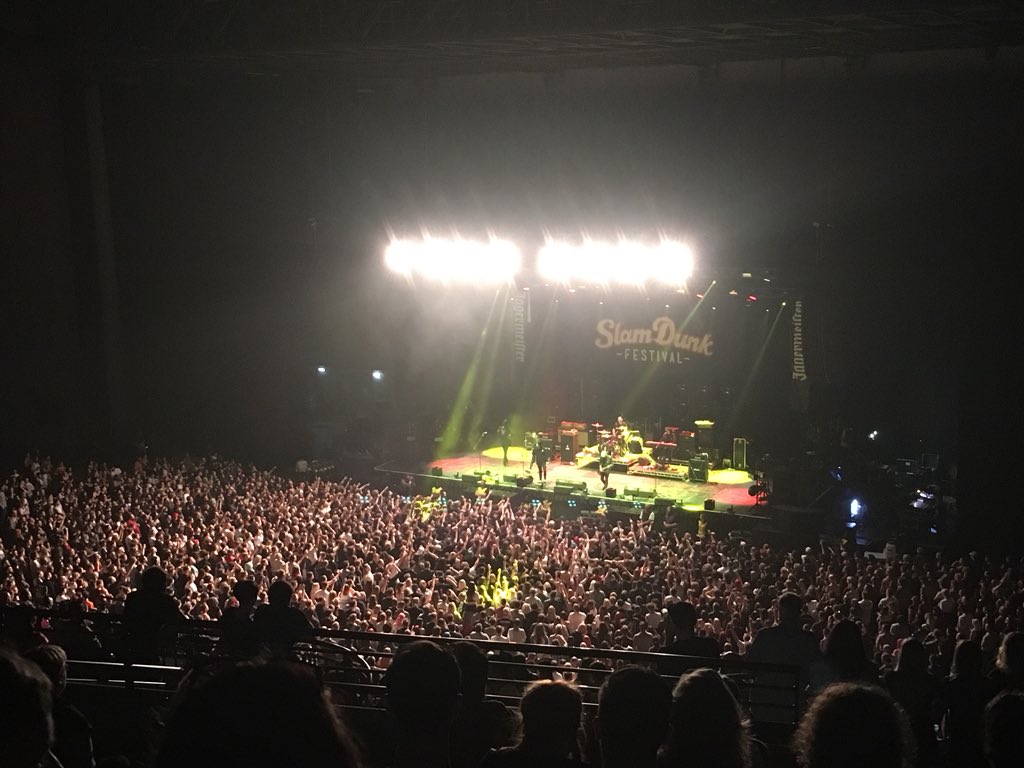 spoorsy19's tweet photo. #SlamDunkFestival @creepercultuk with a huuuge crowd @hrhmag https://t.co/Jo6SQBgaR7