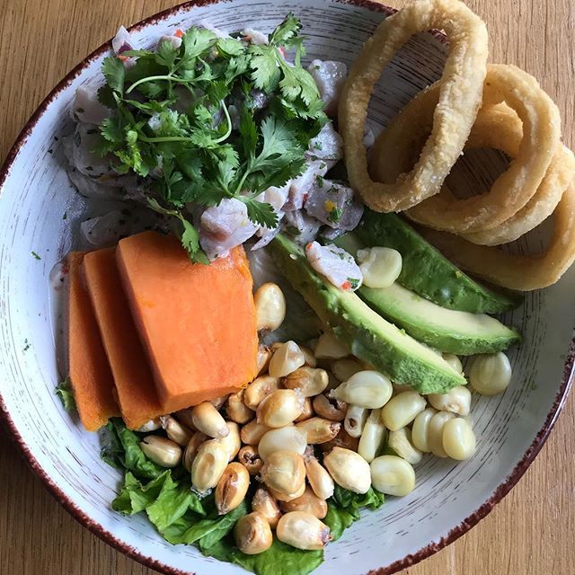 tenemosqueir's tweet photo. Nos ha encantado la combinación de ingredientes del ceviche de @pomeraniamadrid 🔝 recomendado! https://t.co/tidRVVMVrS https://t.co/SucSqaG3Tb