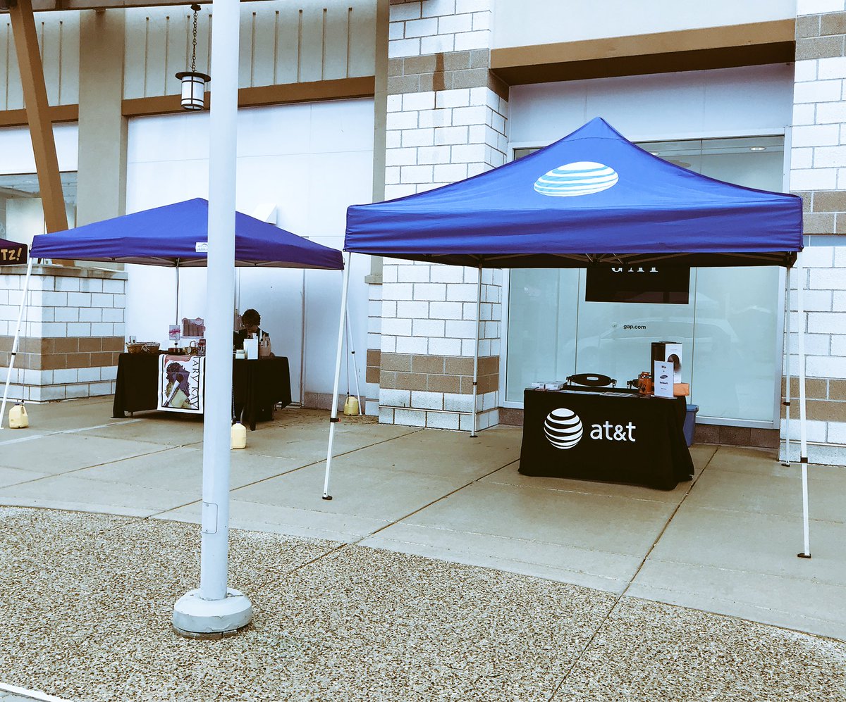 Team_MonroeSt's tweet photo. It was a wet setup but the rain has stopped and we are ready to represent #HaleyToledo here at the @DeepRootsMarket here in Fallen Timbers (Maumee ,Oh)
#AllOHverit #OHPA https://t.co/SOMTnuUSPb