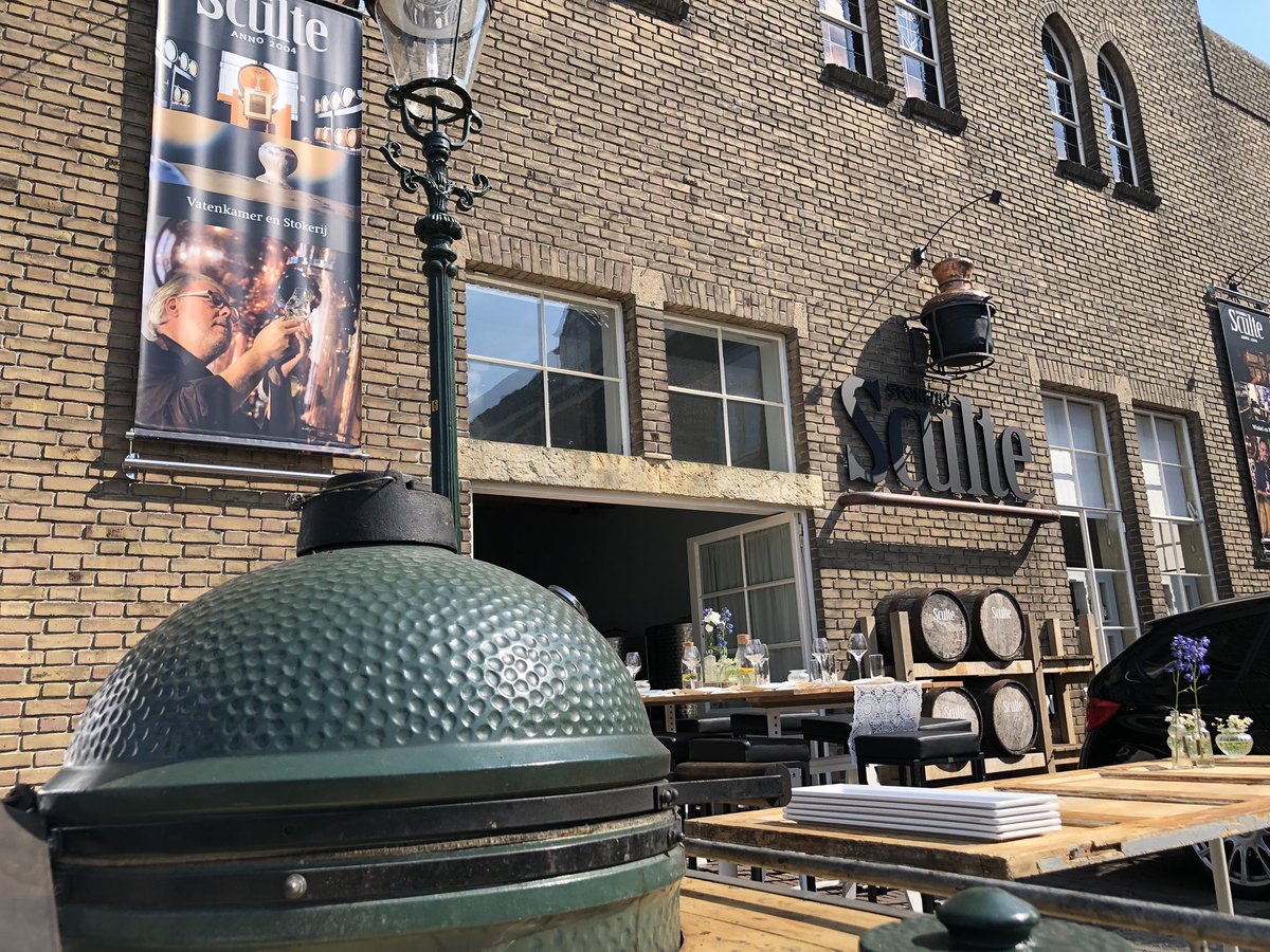 RestaurantFox's tweet photo. En vandaag dekken we de tafel in Ootmarsum Fox #catering #diner #sharingdinner #cateringtwente #foodtruck #foodtrucktwente #culicaravan #samengenieten https://t.co/1gUqtrtCKz