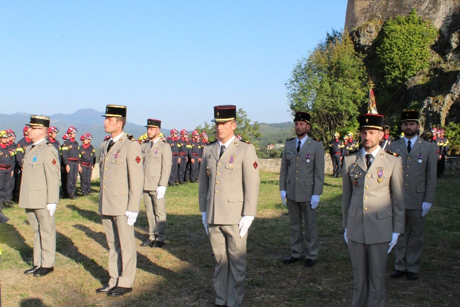 SecCivileFrance's tweet image. 1988-2018 !!!  l&apos;#UIISC5 a #30ans de présence en #Corse à #Corte 
#Hommage mérité aux  #SapeursSauveteurs .
 Cérémonie #anniversaire et #remise de décorations ce soir en présence du Commandant des Formations Militaires de @SecCivileFrance 󾓧 #aucoeurdelaCorse  #Vulcains