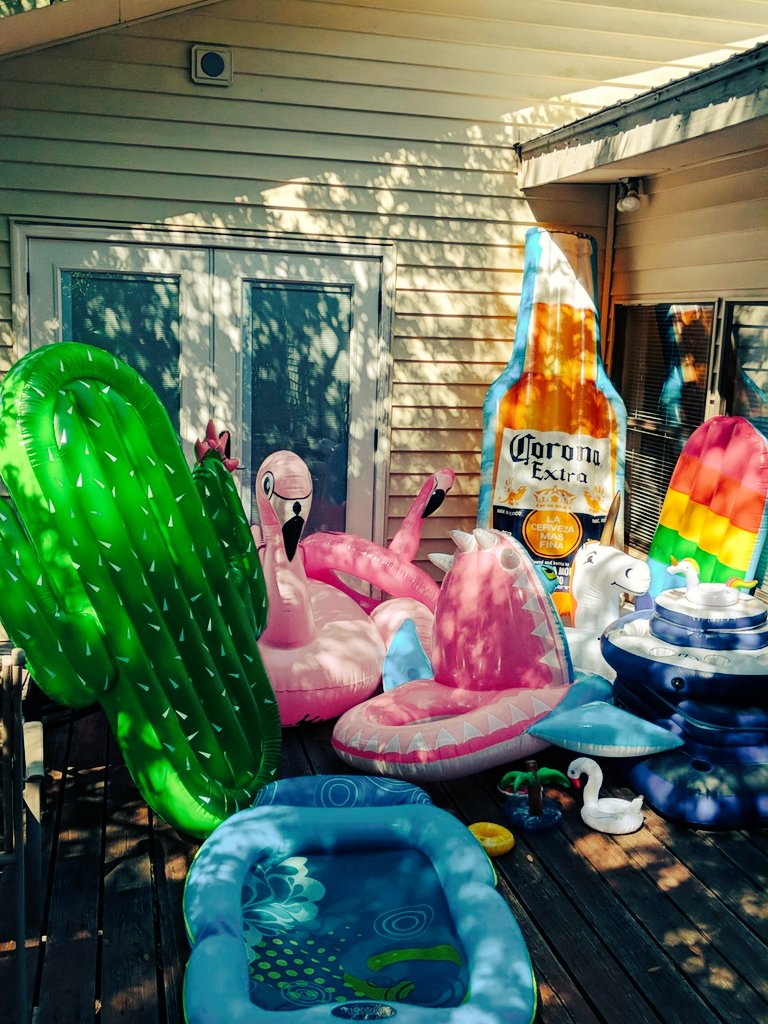 Our float game is so ready... But brb... I have some @PittUltimateW to watch ;)