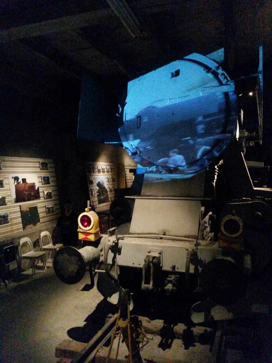 #lesfrigos2018 #escalierB #rezdechaussee

 Jean-Michel Frouin Projet TY2

 26-27 mai 2018
 Portes Ouvertes : les-frigos.com/acces.html 
 #lesfrigos #frigos #frigonautes