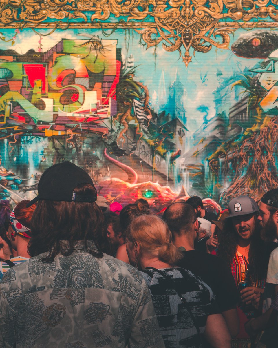 buttpackerr's tweet image. Sunny weekend in London? Looking for the perfect chill spot? Look no further. Read more about the Nomadic Community Gardens here : steemit.com/goldenhourphot…