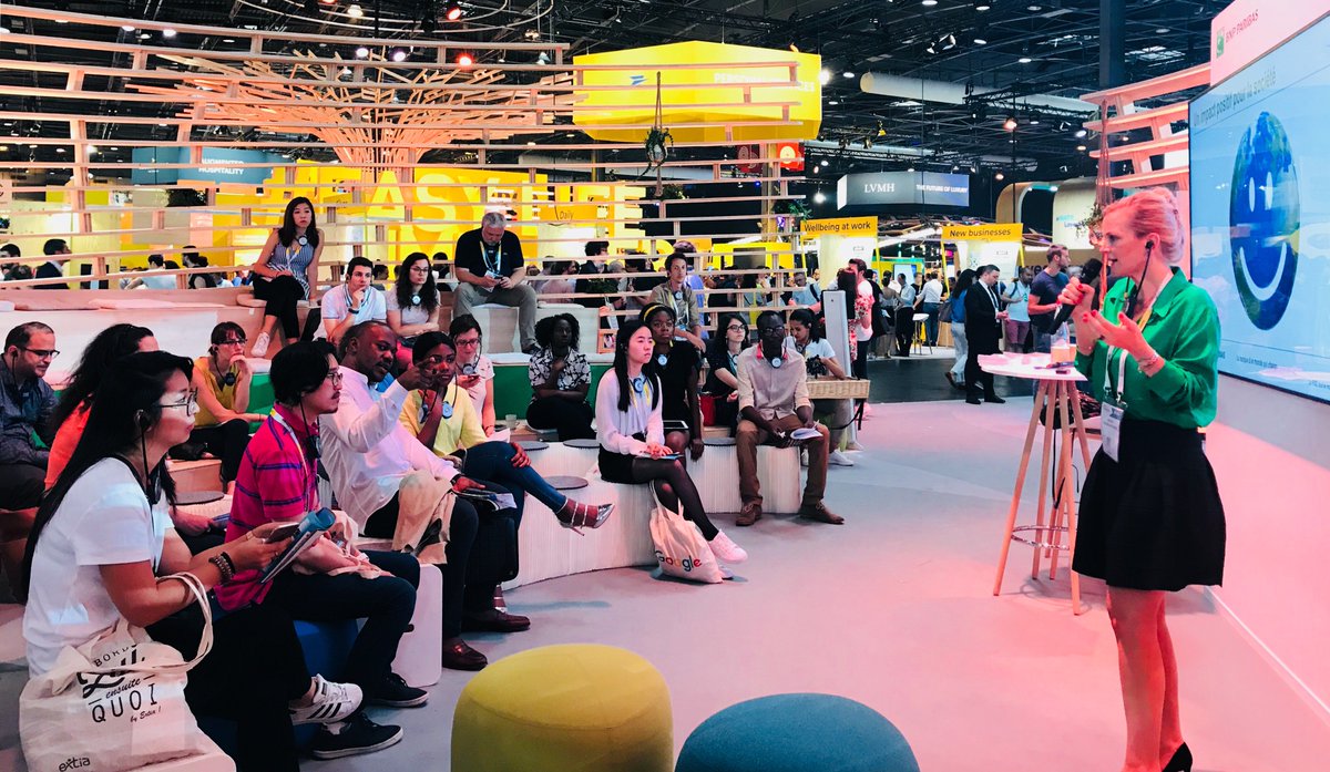 LaurencePessez's tweet photo. Pitch de @cfouganthine sur la #RSE et pourquoi tout le monde en parle: « Donner du sens est la clé pour dessiner un meilleur futur. » #VivaTech https://t.co/hbjlA15rKd