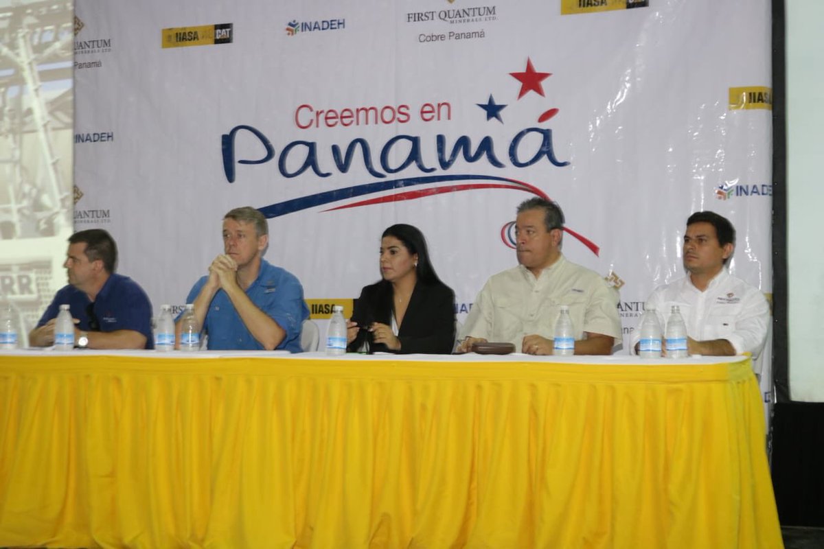 sriveravalencia's tweet image. Todos tenemos que creer en Panamá #UnMejorInadeh