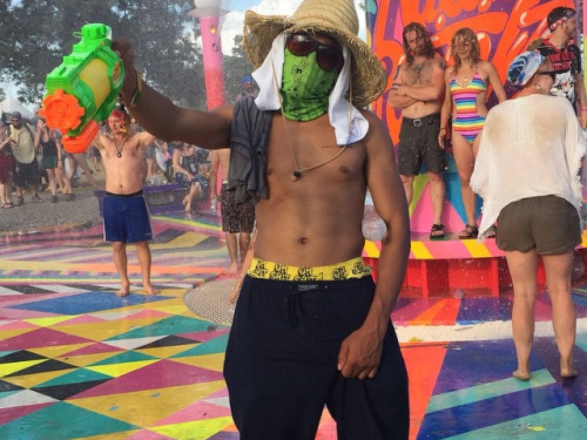 chancetherapper's tweet photo. BONBON IS CAMP. https://t.co/SUQKohiHJ2