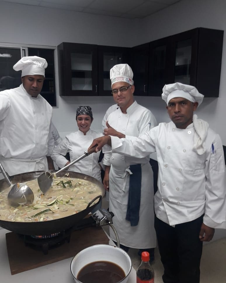 InadehOficial's tweet image. En INADEH sede de Chiriquí, con una total de 34 participantes inició el curso de Cocinero Profesional, Módulo Técnicas Culinarias II  dirigido por el instructor César Urriola. #UnMejorInadeh