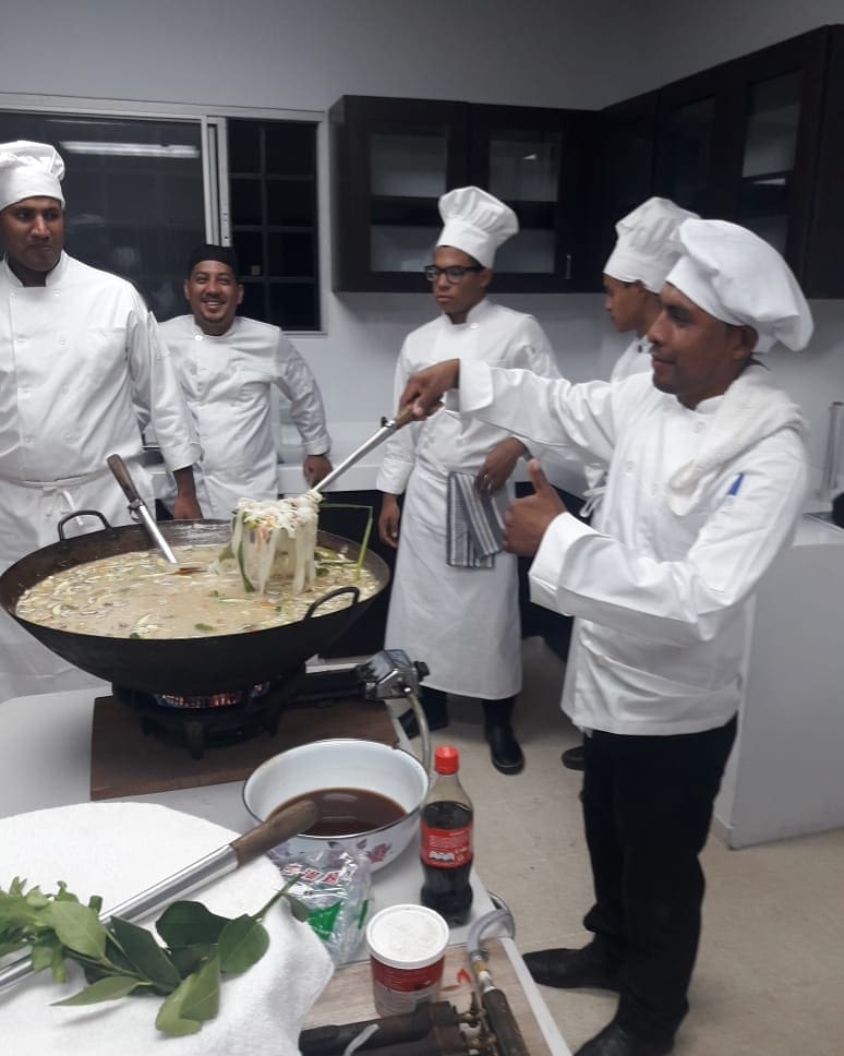 InadehOficial's tweet image. En INADEH sede de Chiriquí, con una total de 34 participantes inició el curso de Cocinero Profesional, Módulo Técnicas Culinarias II  dirigido por el instructor César Urriola. #UnMejorInadeh