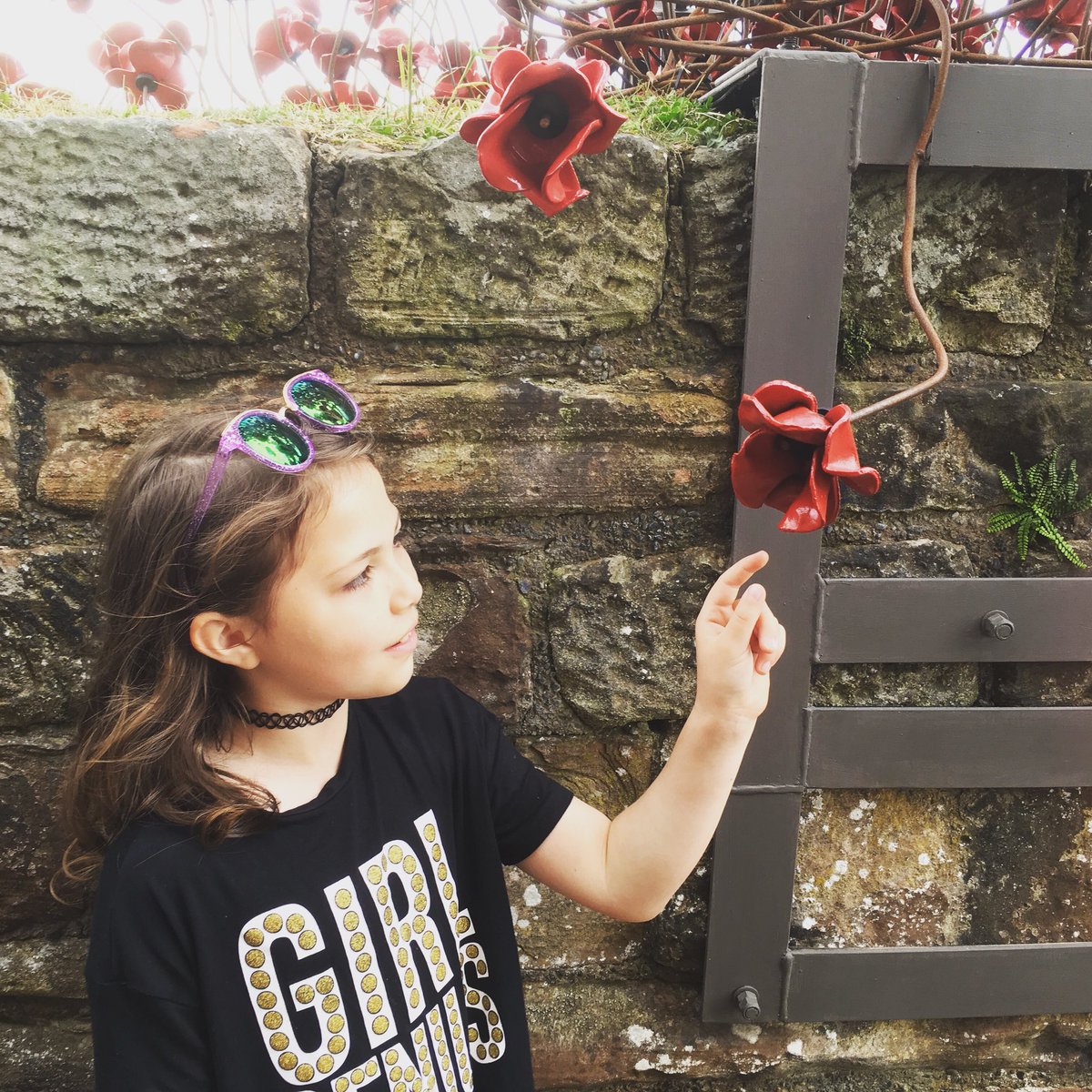 originalmaryb's tweet photo. Such a lovely visit to the #WeepingWindow #PoppyTour display at #CarlisleCastle -a #beautiful and #poignant tribute to those who gave up their lives for our #freedom
❤️
#poppiestour #poppies #Carlisle #Castle #Cumbria #bankholidayweekend #photomonth (*Did not touch the display) https://t.co/CFVi5sth1t