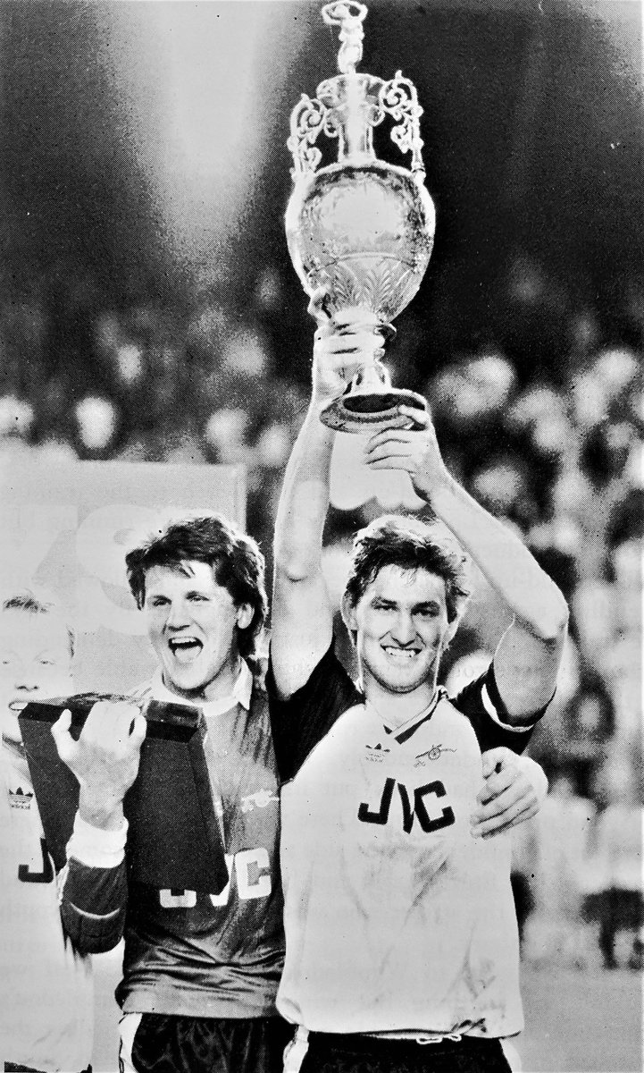 #Anfield89: Tony Adams lifts the League Championship trophy on May 26, 1989. #Arsenal