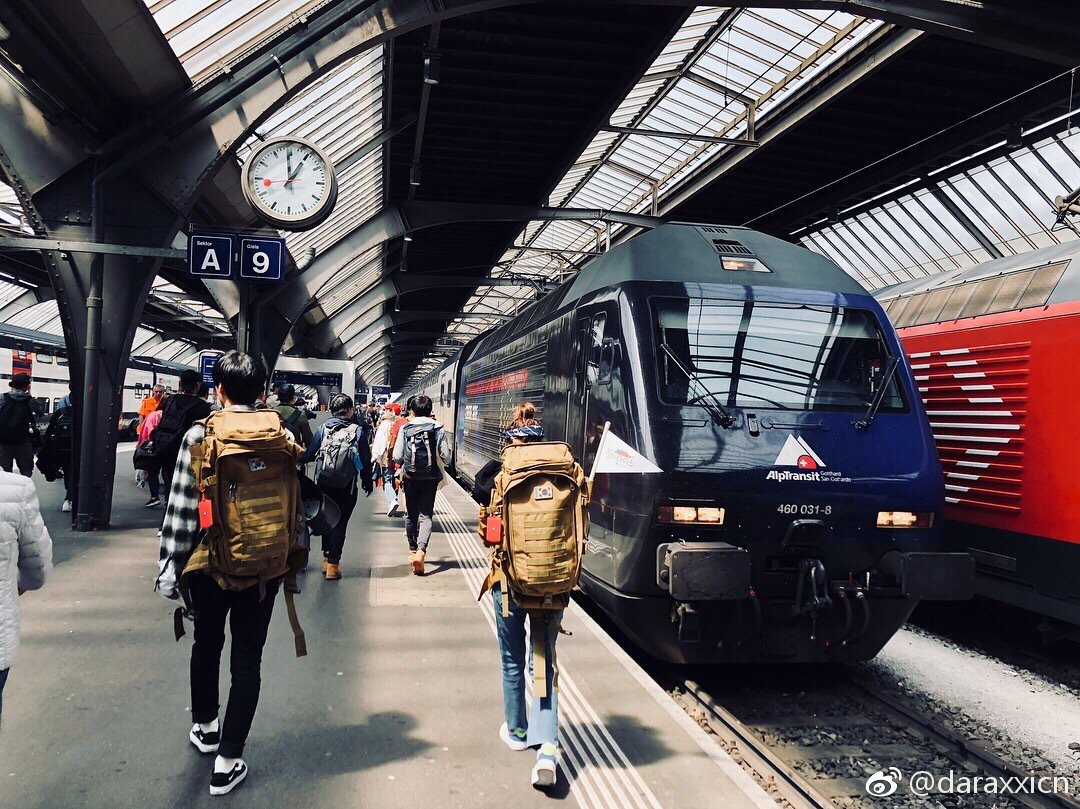 2ne1snaps's tweet photo. [DARA WEIBO(2P)] daraxxicn: 🚅 ​ https://t.co/BQCTK3kXrY #kpopsnaps https://t.co/DUjtP6Qyzm