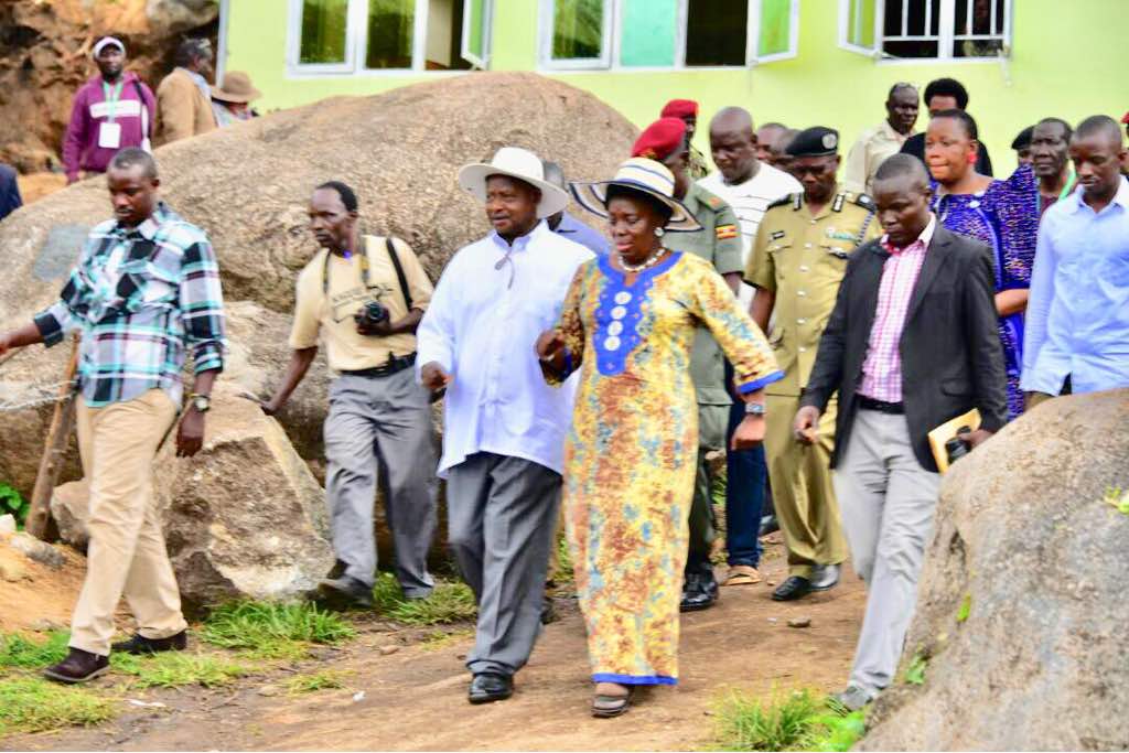 C_M_M_S_'s tweet photo. President @KagutaMuseveni and Speaker @RebeccaKadaga graced the Kagulu Rock climbing challenge that took place today in Buyende district. Kadaga told Museveni to push govt to return all Busoga kingdom assets. https://t.co/X9qwt7jQD8