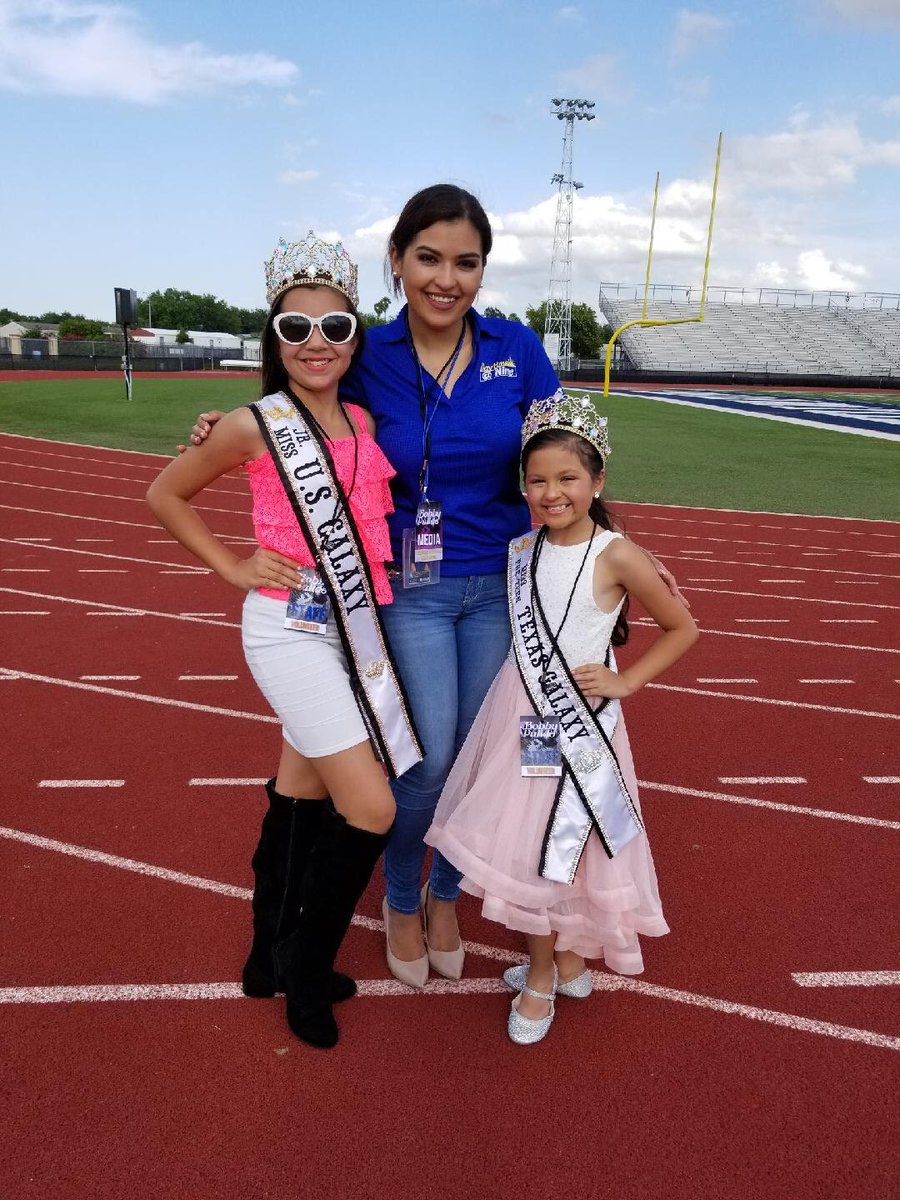 DanielleBandaTV's tweet photo. I love interacting with young DT@9 viewers! 

📷: #NormaLongoria

#GalaxyGirls #EdinburgConsolodatedIndependentSchoolDistrict @bobbypulido425 #BenefitConcert #Education #KnowledgeIsPower #DanielleBandaTV @kgbt #Media #PressPass #TrackAccess #RioGrandeValley #CommunityCaring https://t.co/Id3Psgf2Yk