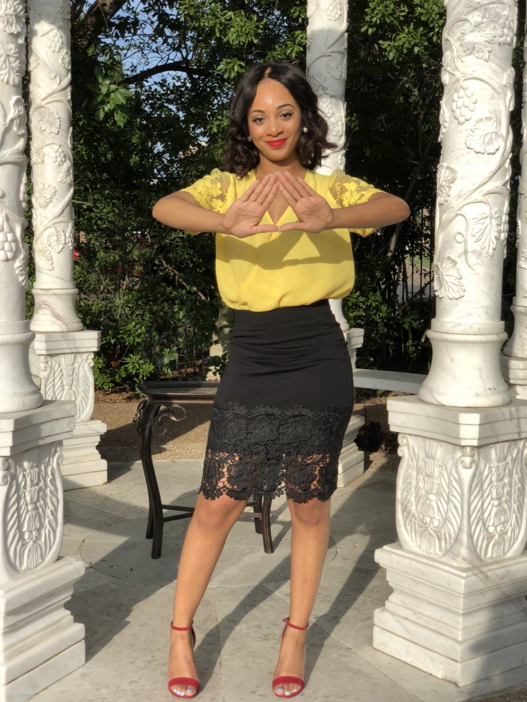 CallMeJass_'s tweet image. Wedding Tingz 👰🏾💍😍  Coleman Love in Full Effect Yesterday ❤️🐘💜💛🐶 ft. My TR3  #HappilyHorneAffair #100YearsofColemamLove #ThetaTheta&amp;amp;ThetaNu