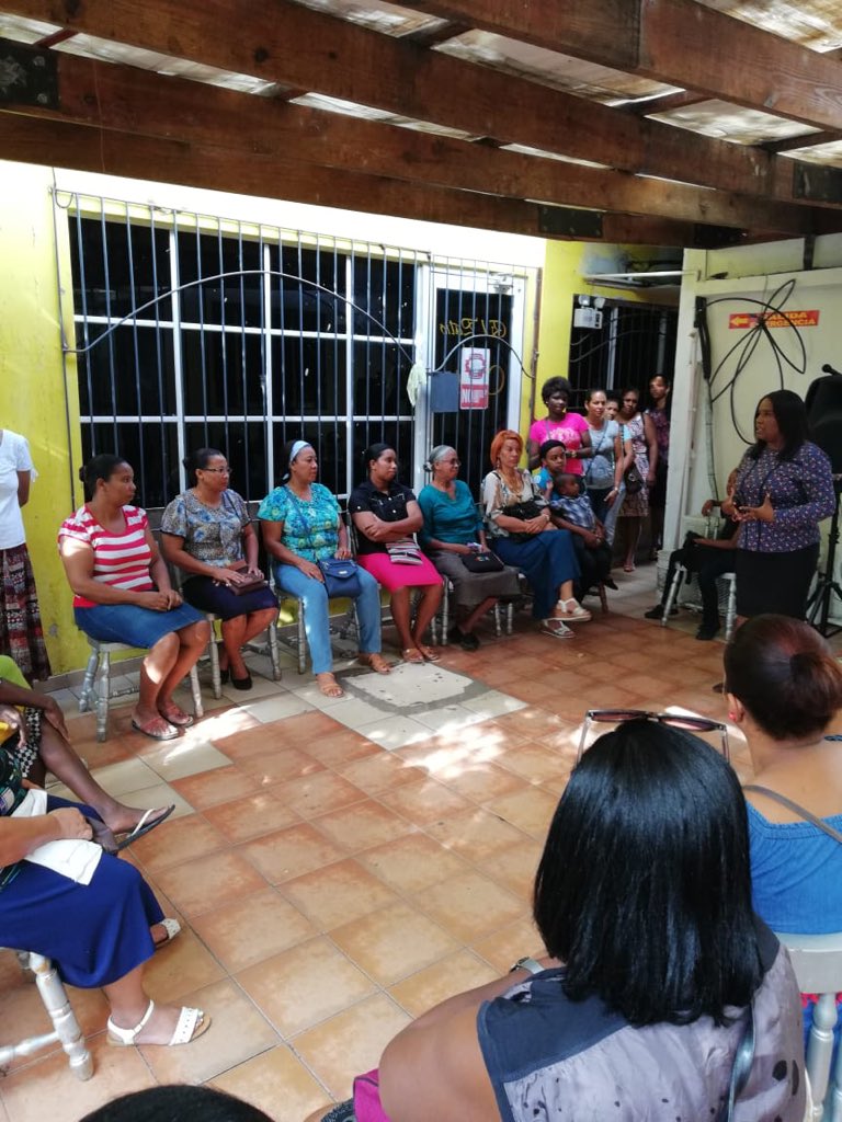 RDFODE's tweet photo. Así iniciamos hoy con la charla: “Enfrentando tus miedos”
Licda. Melida Sánchez
#operativoginecologico #drmiguelmonanci #rdfode https://t.co/6cManUERV2