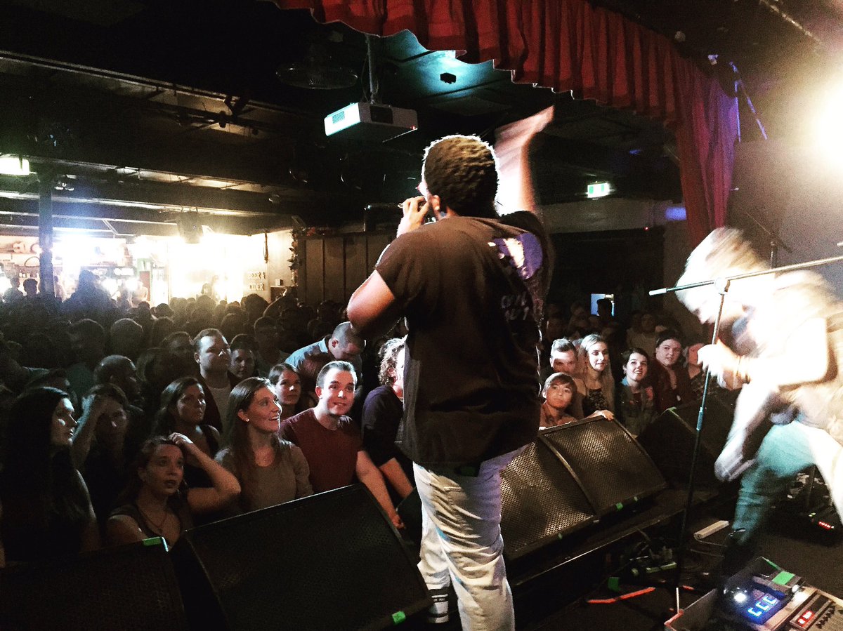 MrSakitumi's tweet photo. Fresh, crisp @motheomoleko and blurryface @jeremyloops .
.
But then there were blurry faces everywhere when you all started bouncing with us.
Thanku for a super, rad night Brisbane π.
.
.
#loopstour #mrsakitumionthemove #criticalaswater #worldtour #Brisbane #Australia π¦πΊ https://t.co/5uTUEQpjpF