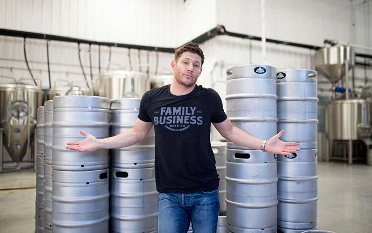 newrulesloki's tweet photo. 3 think you know about Jensen

1. His new character
2. Singing in the cons (Saturday Night Special
3. In company with Jared Misha Robbie etc. 

We love him!!!!!! ❤❤❤❤❤ https://t.co/TPXrfGH40p