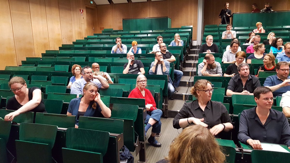 MarkkuJokinen's tweet image. In the end of Developing #deafinterpreter conference we had a good panel discussion about future of deaf interpreters: networking, European level training, new project, clear acceptance of them as a part of #interpreter profession, more research, EU level statement @EUD_Brussels