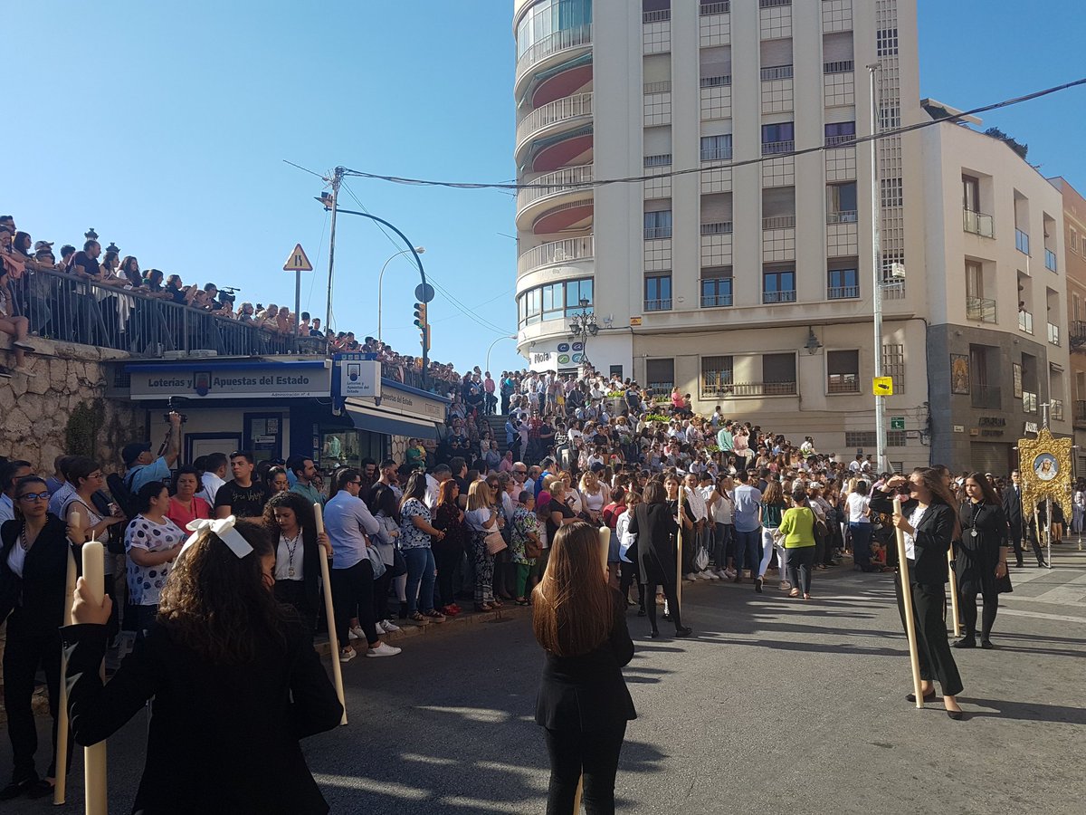 La popular 'Tribuna de los pobres' de Málaga esperando a la Virgen del Rocio #MagnaMLG #MagnaProcesionVictoria #MagnaMarianaCdE