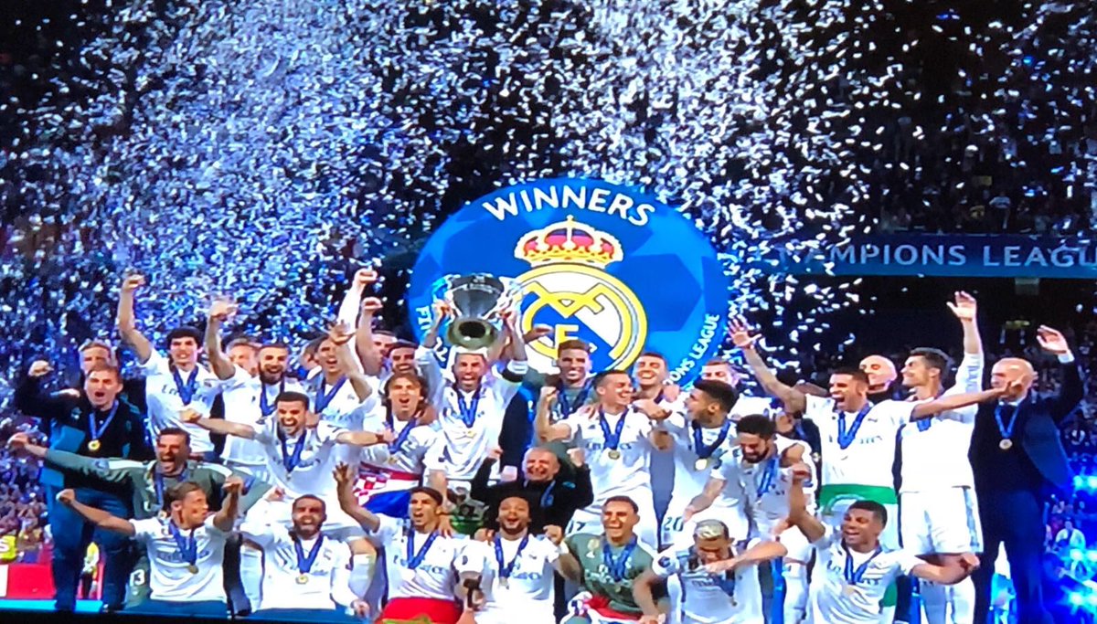 gurblolo's tweet image. No podian ganar los dos...muy orgulloso de mi @LFC ...aun mas orgulloso de la #13ª. Muchas emociones hoy, y por encima de todo lamentar las lesiones de @MoSalah y @DaniCarvajal92 . Ojala lleguen al #mundial2018 
Este equipo es de leyenda, no tenemos techo #RealMadridLiverpool