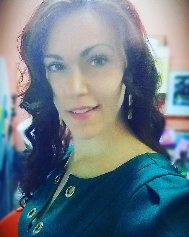 From the selfie series 😂
#selfie #selfiesession #selfieseries #myjewelry #myjewellery #jewelrylove #jewelrymaker #crafter #selfies #selfiesaturday #saturdaynight #saturdayselfie #saturdayselfies #greendress #goldjewelry #goldearrings #backstage #gita… ift.tt/1t6zbge