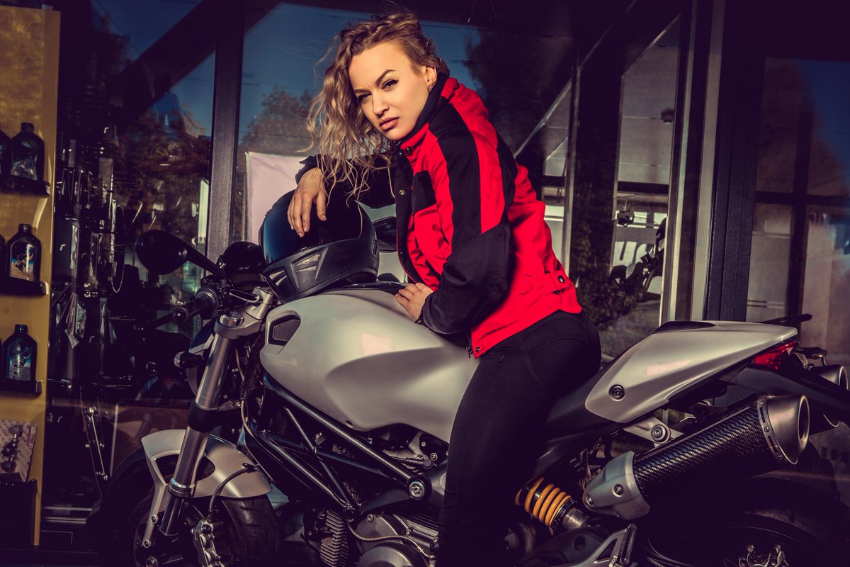 RidingJackets's tweet image. Summer is here! Which means it can get pretty hot on your bike. Stay cool and Check out the latest summer motorcycle jackets! goo.gl/ip3Kuf    #motorcycle #motorbike #biker #motorcyclegirl #motorcycles