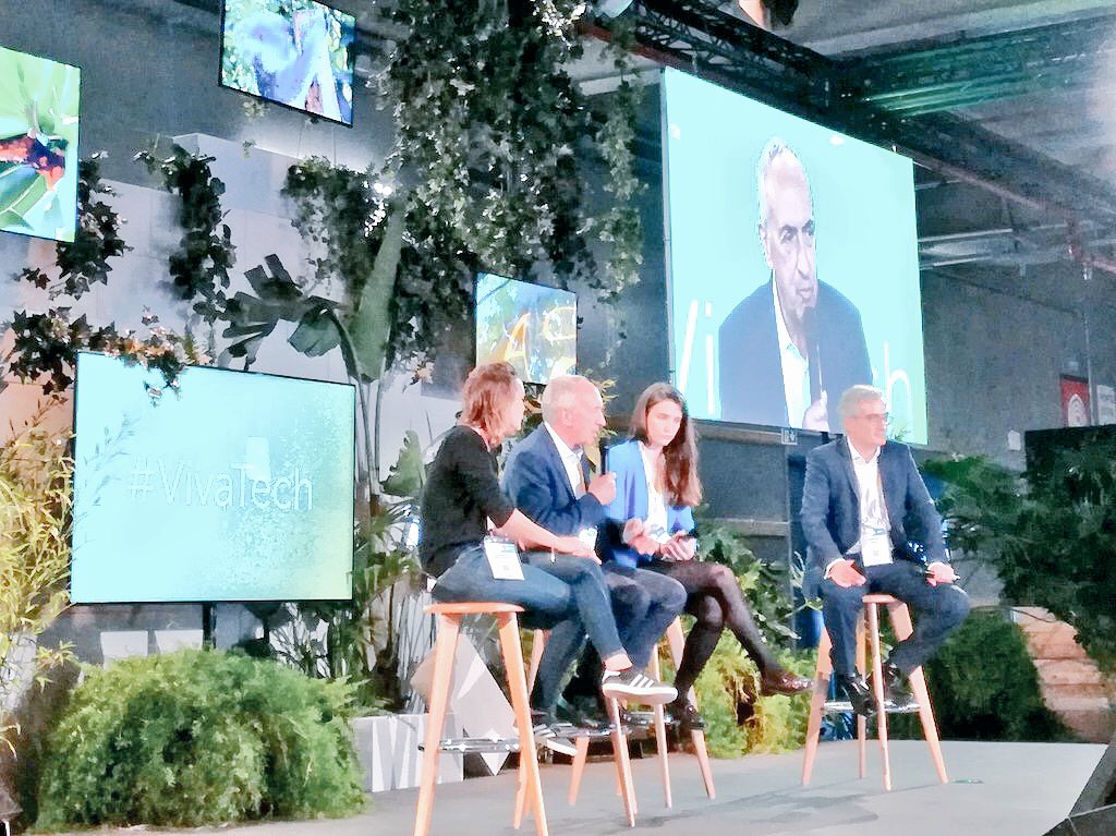Sjerusalmy's tweet photo. 🙏Mon #VivaTech: #Matignon on the #futureofwork , panel #VCorCVC w/ @MarcRennard  @earlymetrics &amp; @LNizri, LA Conférence #GirlPower avec @LauFischer7 @mccapobianco @HapsatouSy @clemenceleveau de @ELLEfrance on #WomenEmpowerment &amp; the jury #hackathon @TechCrunch with @romaindillet https://t.co/yZF3cJarNv