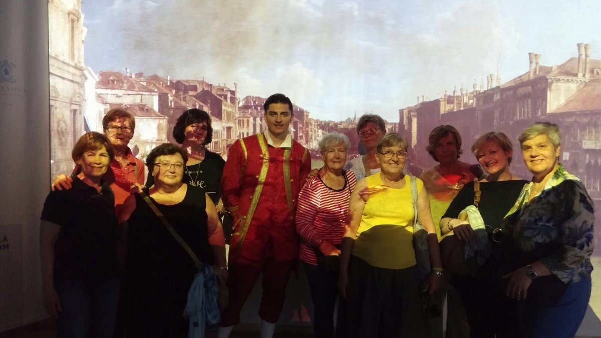 Fond_Casanova's tweet photo. Grazie al gruppo delle #Ricamatrici di #Trieste #Casanova #GiacomoCasanova #CasanovaMuseum #Venice #Venezia https://t.co/szlmdWE7NU