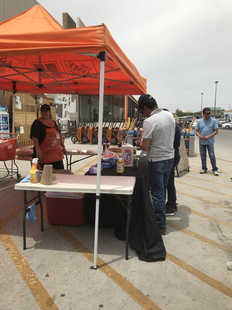 tmc_hd's tweet photo. 3517 grilled out for our customers today. Had so much fun getting to know our customers and what projects they were working on. ! Great job team for all your help pulling this off!!! https://t.co/yaZRE2xyL1