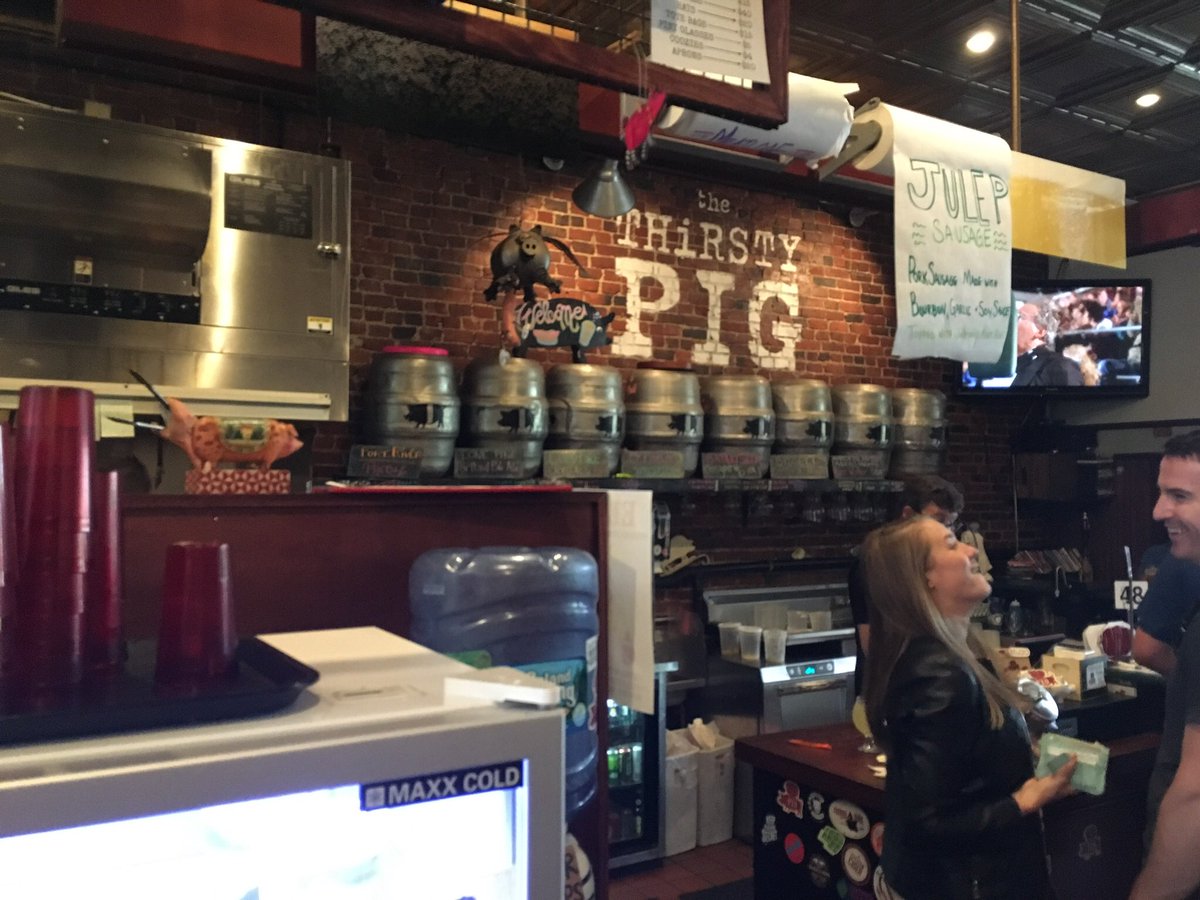 kevorargh's tweet photo. Rocked the Thirsty Pig! Should have been there! @sethwarnermusic @DavidKarlRobert @chadwalls #thirstypig #positivesnark #kevinoreillymusic #unplugged #acousticguitar https://t.co/CRvLkduFEi