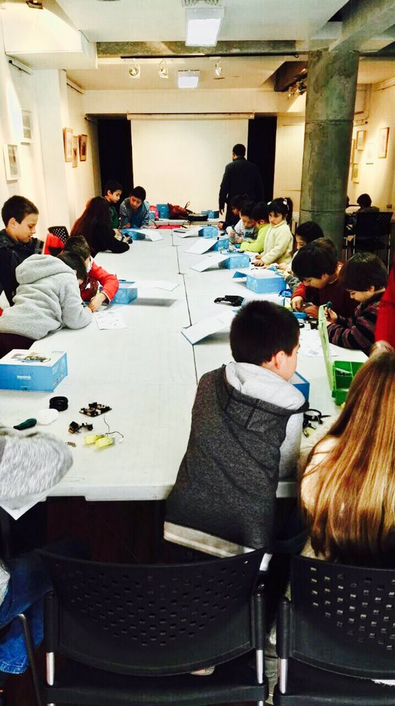 delegacionrenac's tweet image. Felicitaciones a todos los niños que participaron hoy en el Taller de Robótica en la Delegación Municipal de Reñaca. Incentivando la Ciencia!!