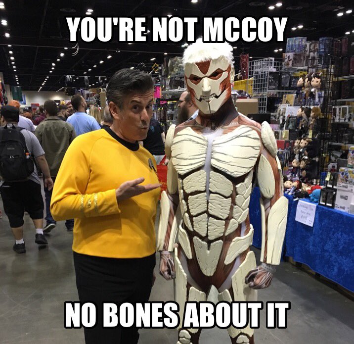 CptBelmonte's tweet photo. Making friends at @MegaConOrlando @OperaOrlando https://t.co/W44mBXdMWK
