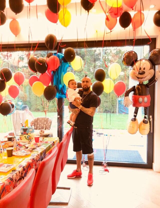 kingarturo23's tweet photo. Como si fuera ayer cuando te vi por primera vez mi Emiliano y hoy ya es un año!!❤❤❤ te amo hijo!! ❤ que Dios te cuide siempre!!🙏🏽😉😉🤴🏽🤴🏽😘 https://t.co/q8jiuHyC8o