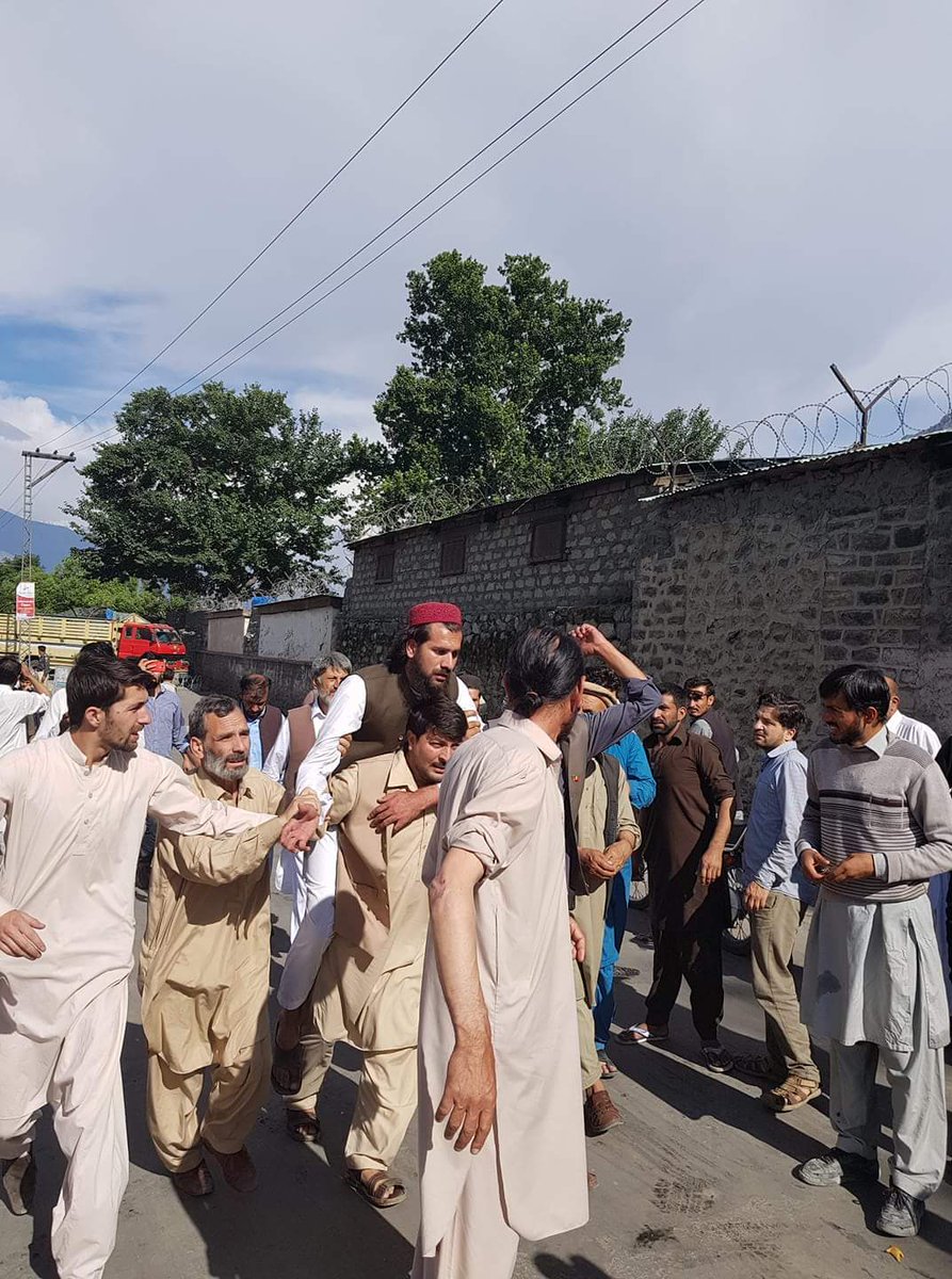KhalidShaikhPP1's tweet photo. #WeRejectGBOrder2018
#GoHafeezGo
#GoPatwariGo
Today again repeated Gulubutt philosophy against peaceful people of #GB .
This time Pakistan can't afford These types of violations games against Pak. When u r linking with world Via #CPEC project.
@BBhuttoZardari https://t.co/DRoSbkprG1