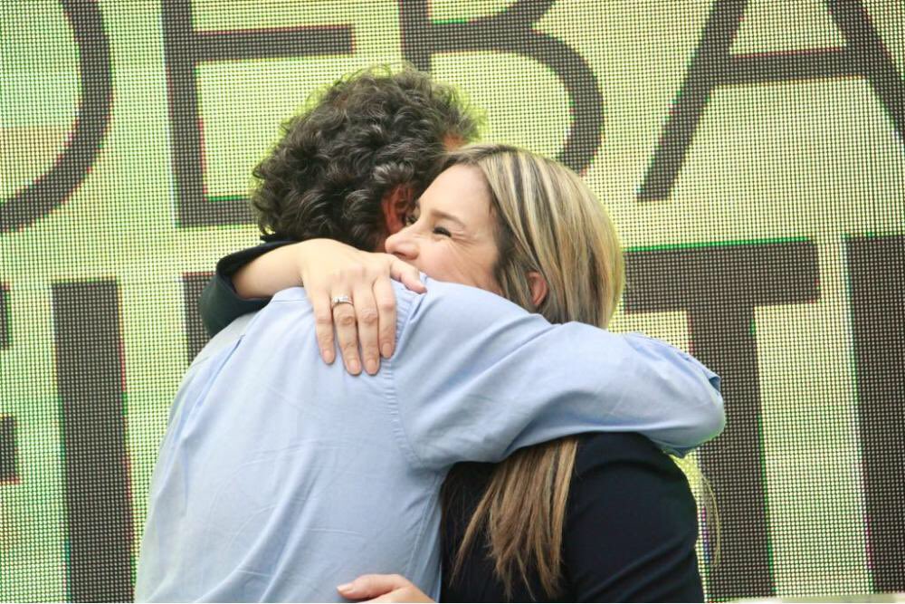 #ConFajardoEnLaPrimera sin duda uno de los mejores momentos de toda la campaña.”por qué usted es un señor de palabra, buena persona, y cumple lo que promete, voy a votar por usted” #FajardoPresidente <a href="/VickyDavilaH/">Vicky Dávila</a>