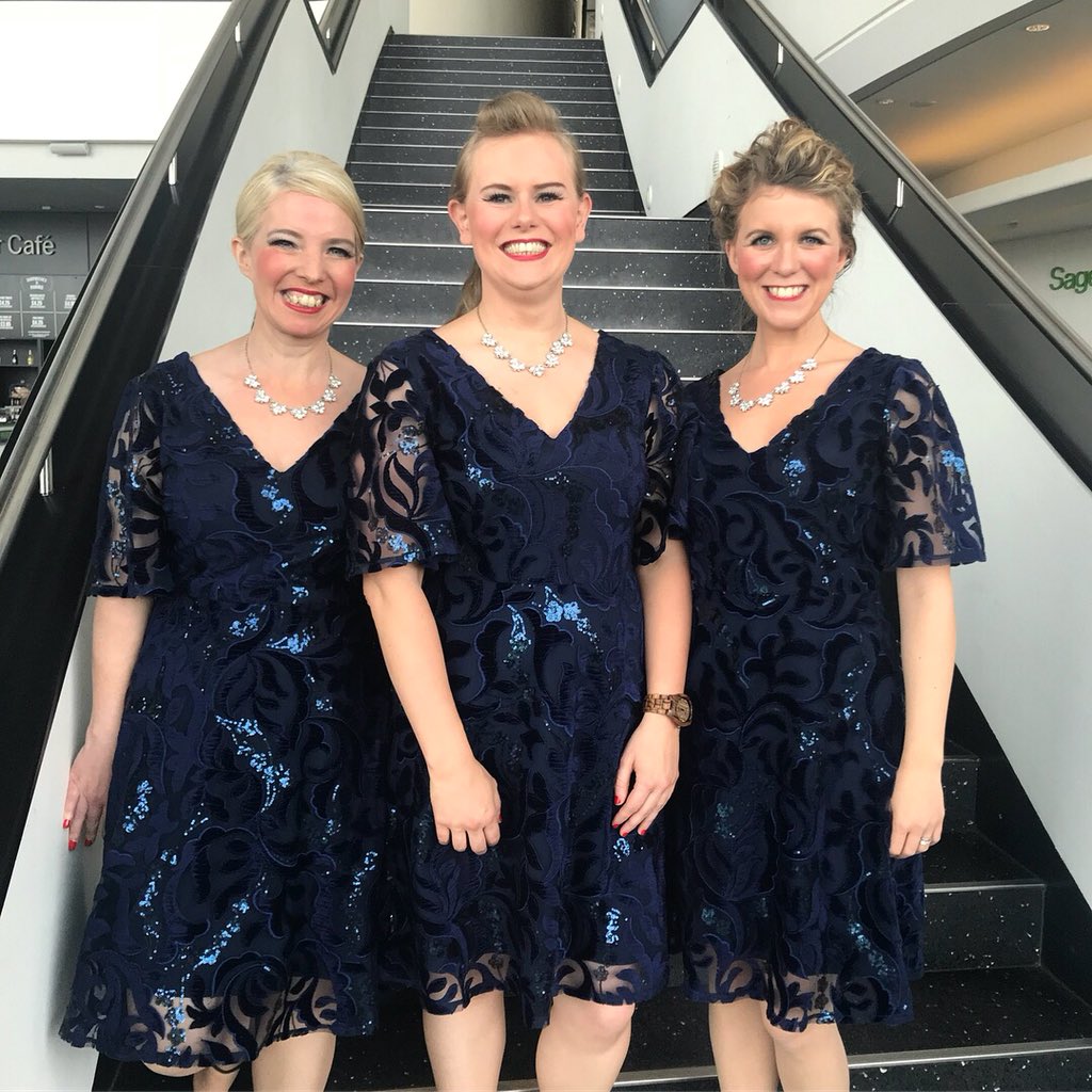 LCSchorus's tweet photo. What a beautiful Saturday, and so are our terrific tenors! For those at BABS have an awesome convention. #conventionthrowbackweek #conventionthrowback #SANCL18 #sweetadelines #sairegion31 #quartetofnations #barbershopchorus #barbershopmusic #tenorsection #barbershopchoir https://t.co/3fhN4YJtNR