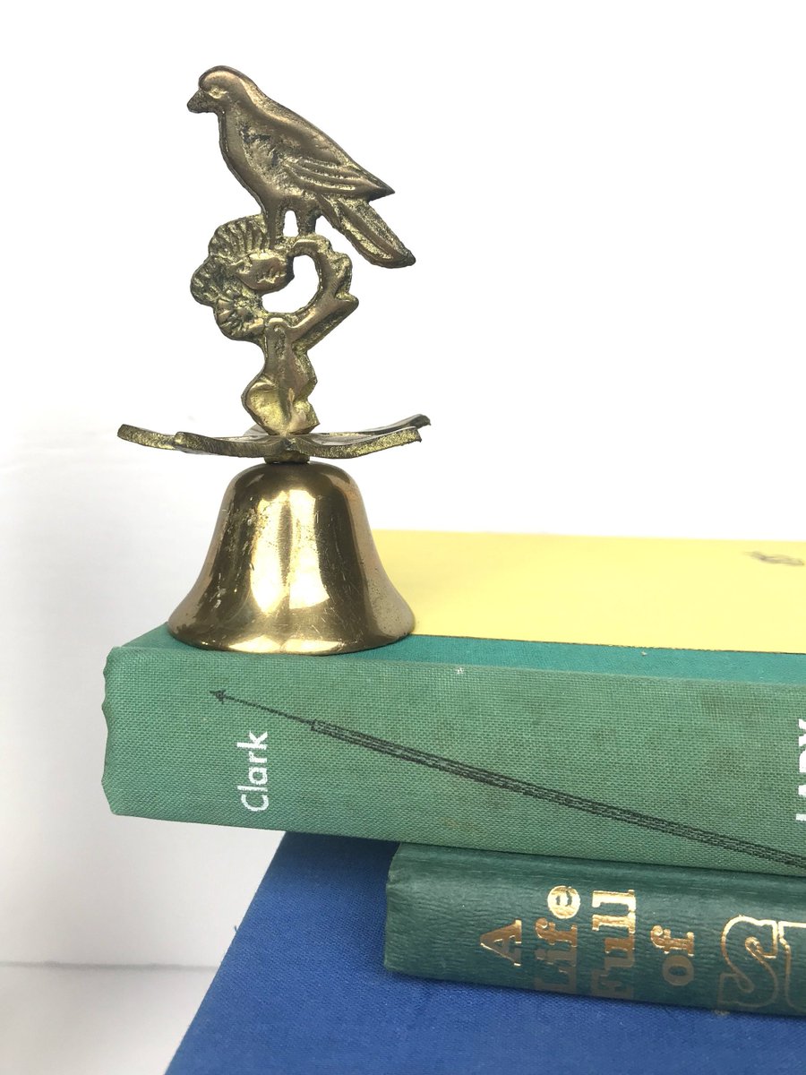 restlesscollect's tweet photo. Excited to share the latest addition to my #etsy shop: Vintage Bras Bird Bell https://t.co/xrOymOtshe #housewares #homedecor #housewarming #vintagebrass #brassbell #minibell #vintagebell #retrobell #farmhousedecor https://t.co/XpvyB2YHFc