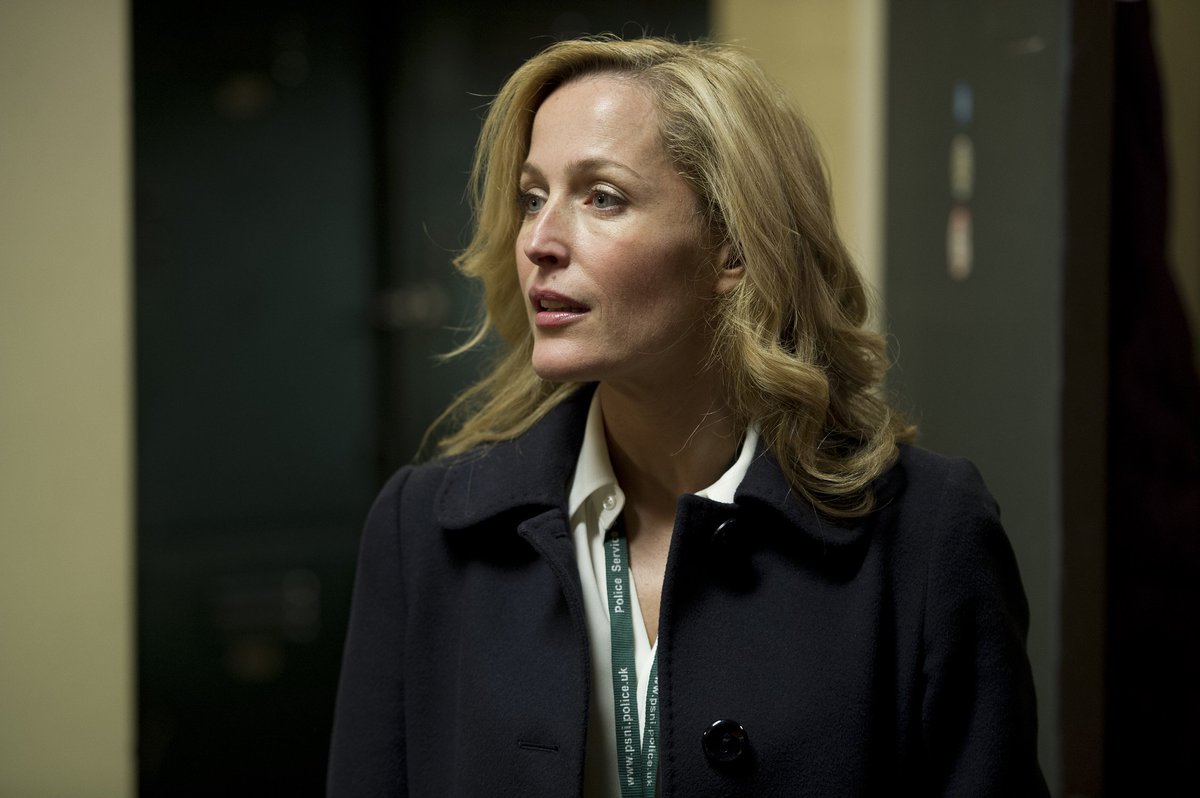 RaiQuattro's tweet photo. Una serata all'insegna del crime!
Alle 21:00 il film francese #TheCode - #IlCodice.
Alle 23:00 i primi due episodi, in replica, della prima stagione di #TheFall - Caccia al serial killer https://t.co/ZmuLYK3q34