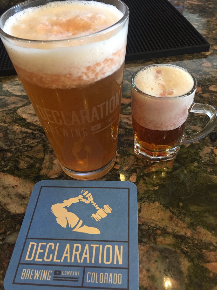 ipaenthusiast's tweet photo. Never had a frozen beer to top off my #ipa @DeclarationBrew  #dogfriendly #bestdenverpatio https://t.co/f241y1MTAL