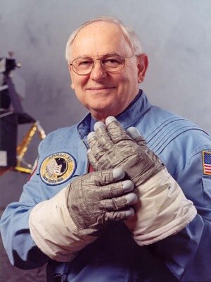 With a heavy heart that I see the death of Alan Bean, naval aviator, forth man to walk on the moon, Skylab commander and artist, has now been confirmed.

He had a unique ability to communicate what he saw and felt in space. He's left us, but his art survives. Ad Astra Beano 🚀✨