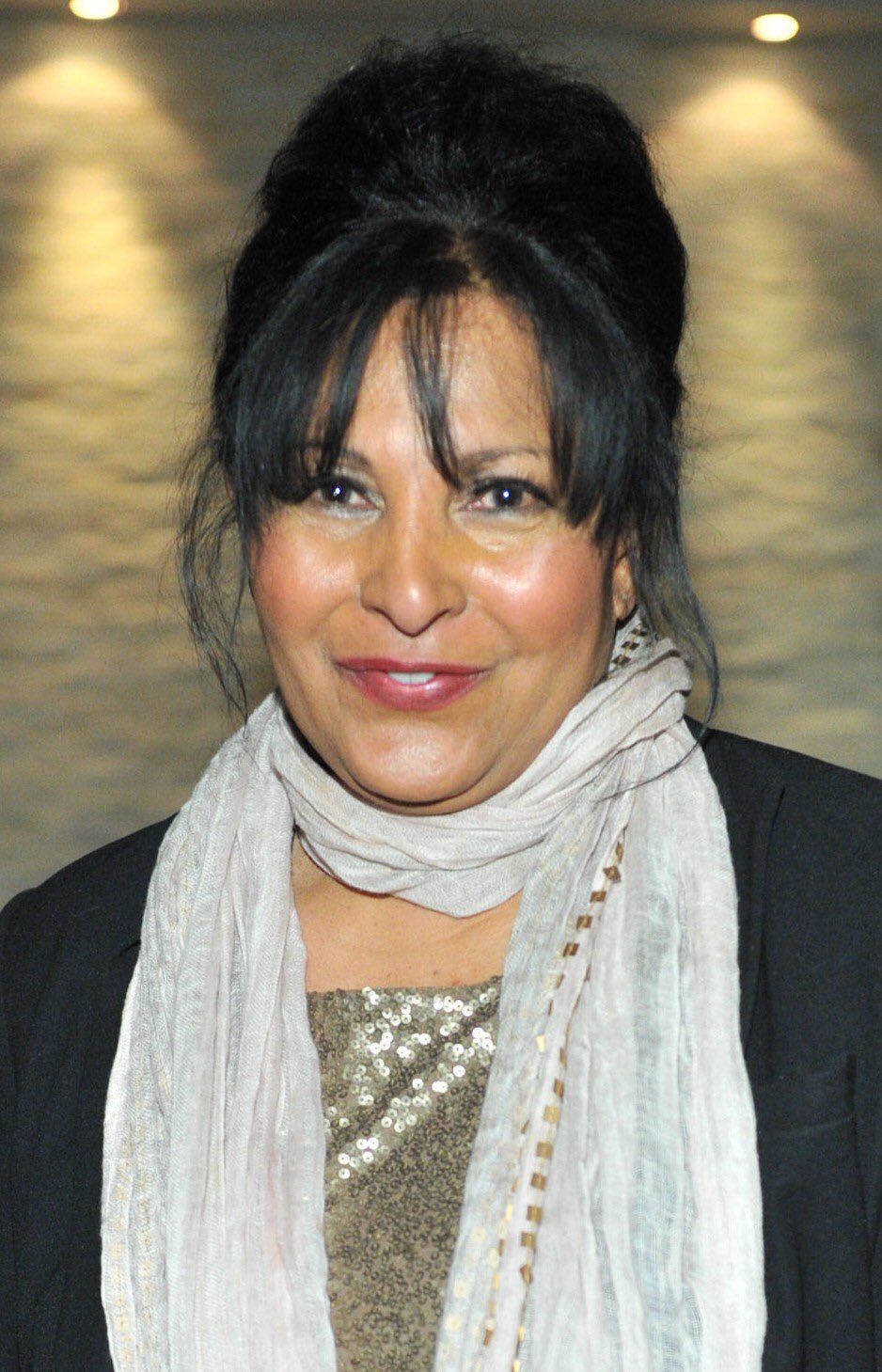 Happy bday Pam Grier (now & then) who s  on my fav show, This is Us. 