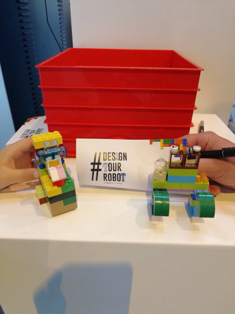 Joli moment en famille sur #VivaTech 2018 #DesignYourRobot by Ipsos&amp; Softbank Robotics