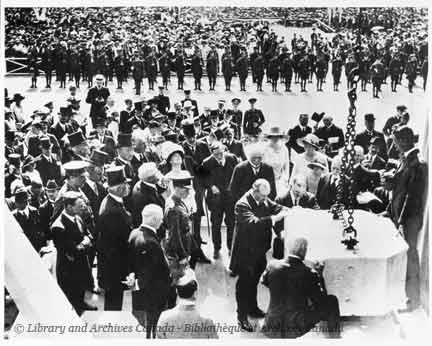 Cérémonie de la première pierre de la tour de la Paix, au parlement d'Ottawa, 1er Septembre 1919